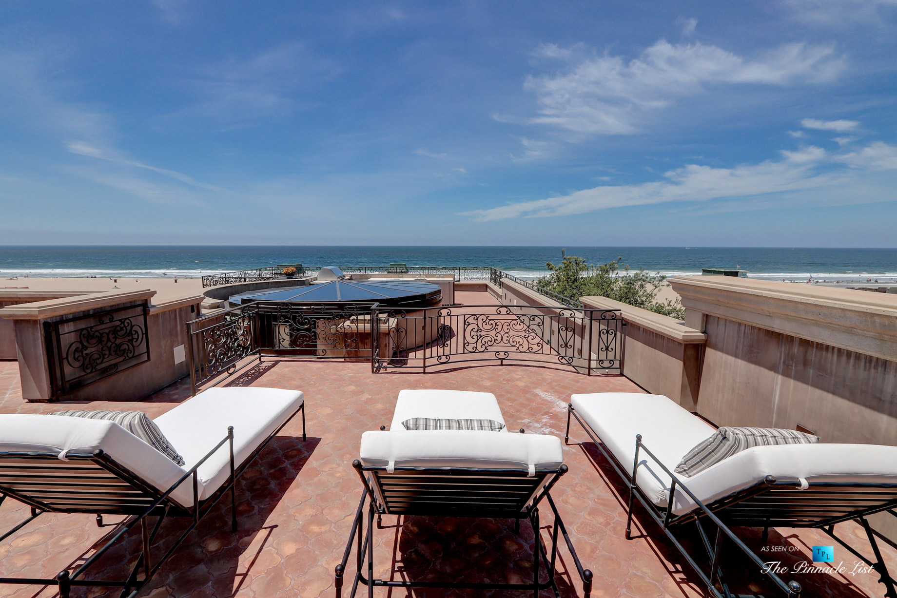 2806 The Strand, Hermosa Beach, CA, USA – Rooftop Sundeck Recliners – Luxury Real Estate – Oceanfront Home