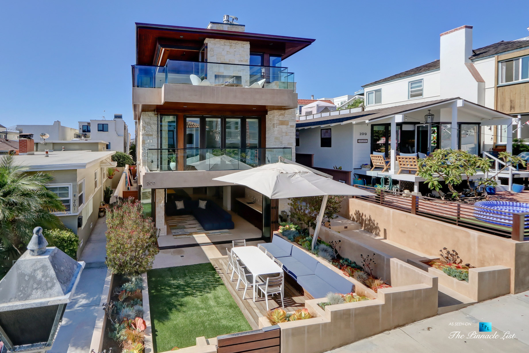 205 20th Street, Manhattan Beach, CA, USA – Front Exterior – Luxury Real Estate – Ocean View Home