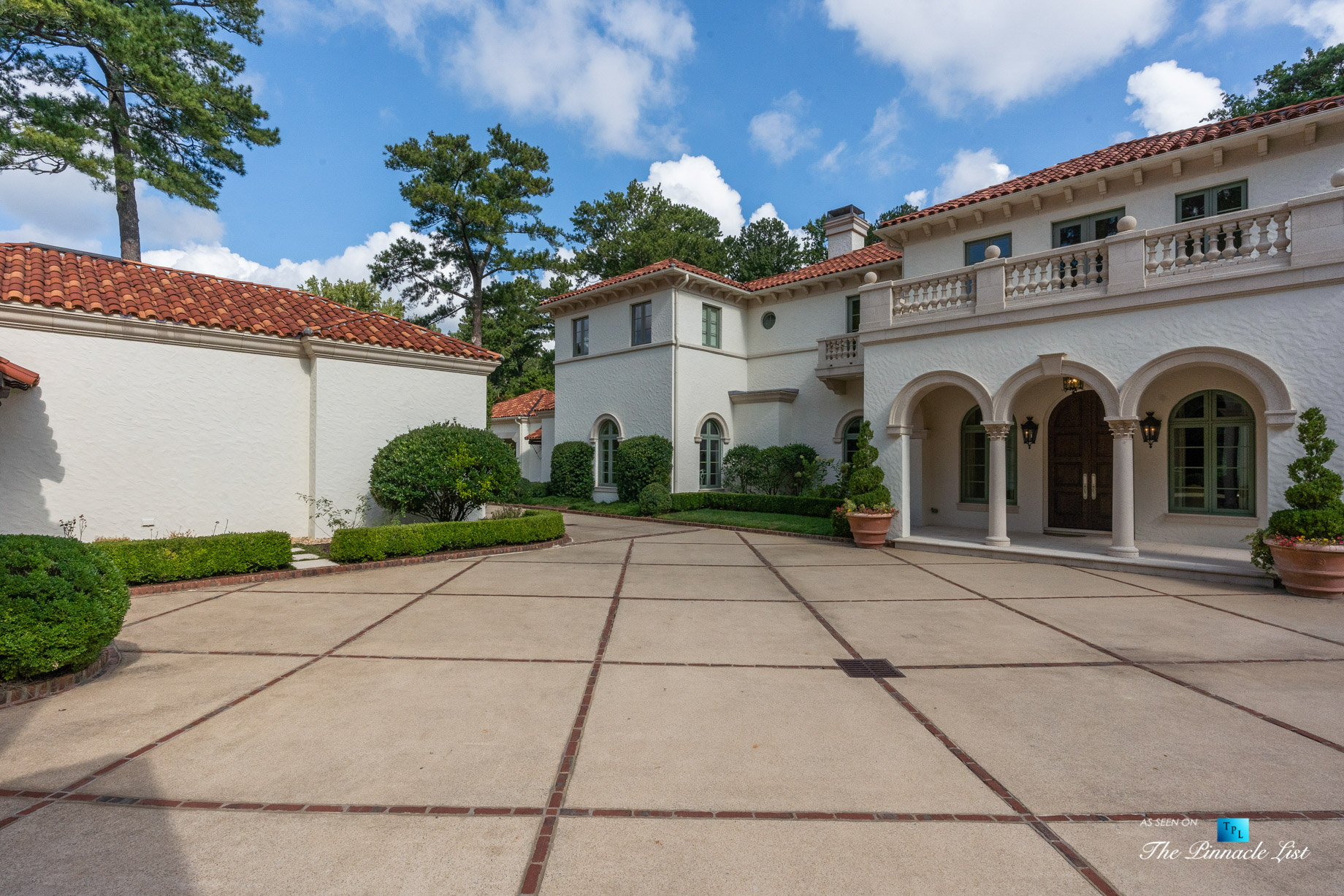 439 Blackland Rd NW, Atlanta, GA, USA – Inner Courtyard Driveway – Luxury Real Estate – Tuxedo Park Mediterranean Mansion Home