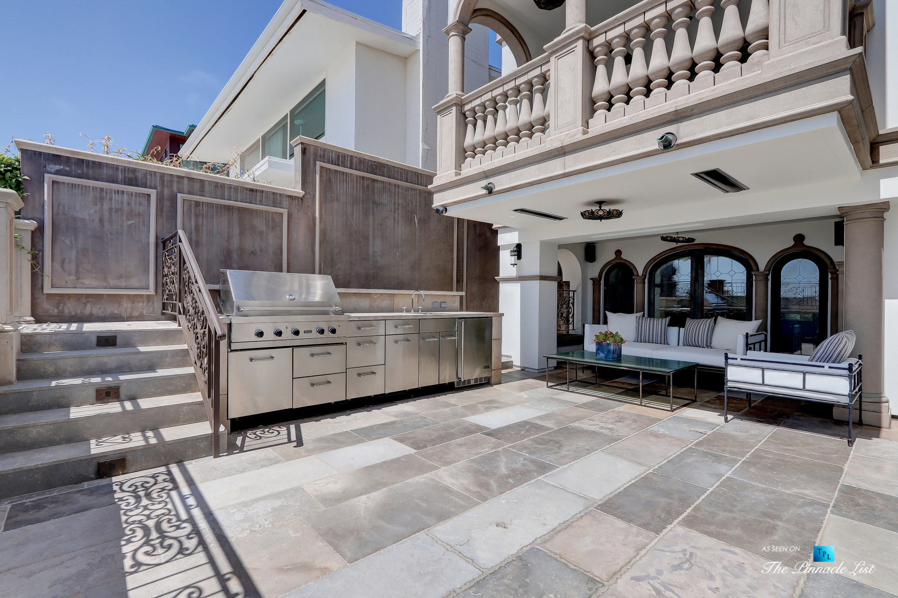 2806 The Strand, Hermosa Beach, CA, USA - Beachfront Covered Patio and Barbecue - Luxury Real Estate - Oceanfront Home