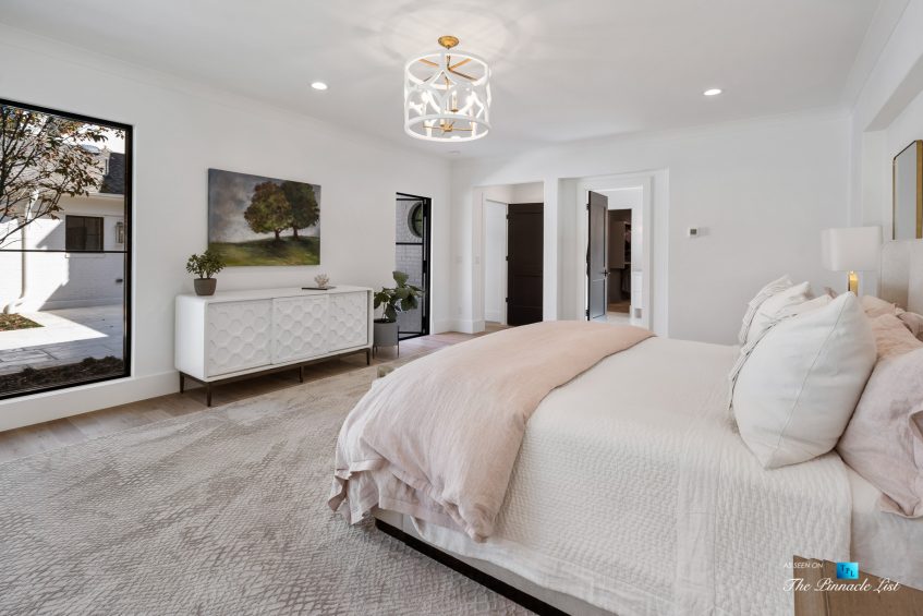 447 Valley Rd NW, Atlanta, GA, USA - Master Bedroom - Luxury Real Estate - Tuxedo Park Home