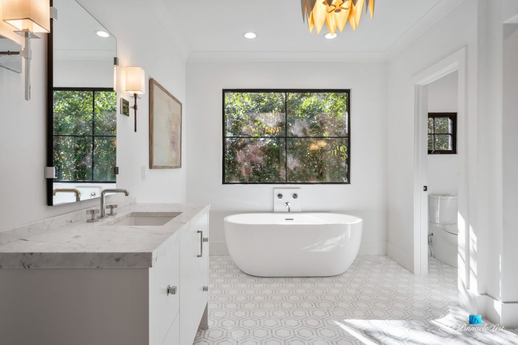 447 Valley Rd NW, Atlanta, GA, USA - Master Bathroom Freestanding Tub - Luxury Real Estate - Tuxedo Park Home