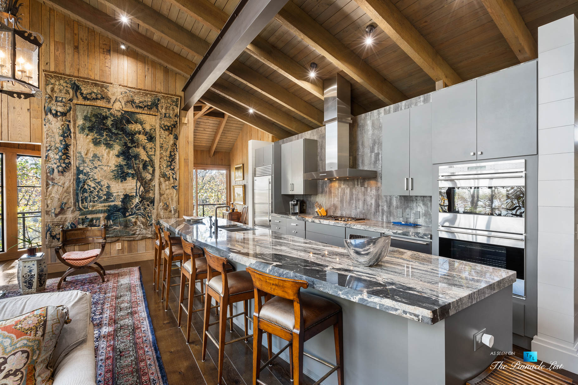 7860 Chestnut Hill Rd, Cumming, GA, USA – Kitchen – Luxury Real Estate – Lake Lanier Mid-Century Modern Stone Home