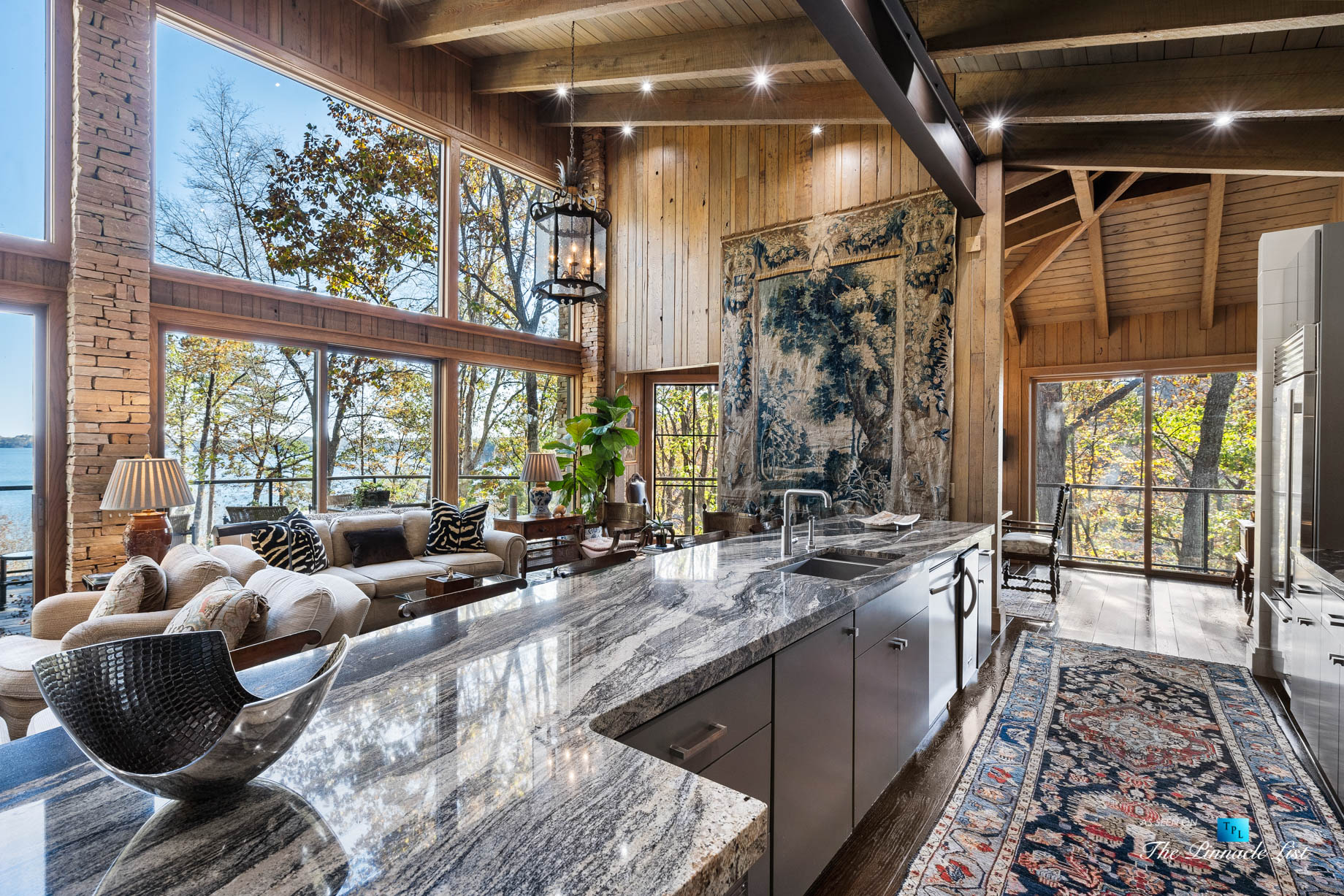 7860 Chestnut Hill Rd, Cumming, GA, USA – Kitchen and Living Room – Luxury Real Estate – Lake Lanier Mid-Century Modern Stone Home
