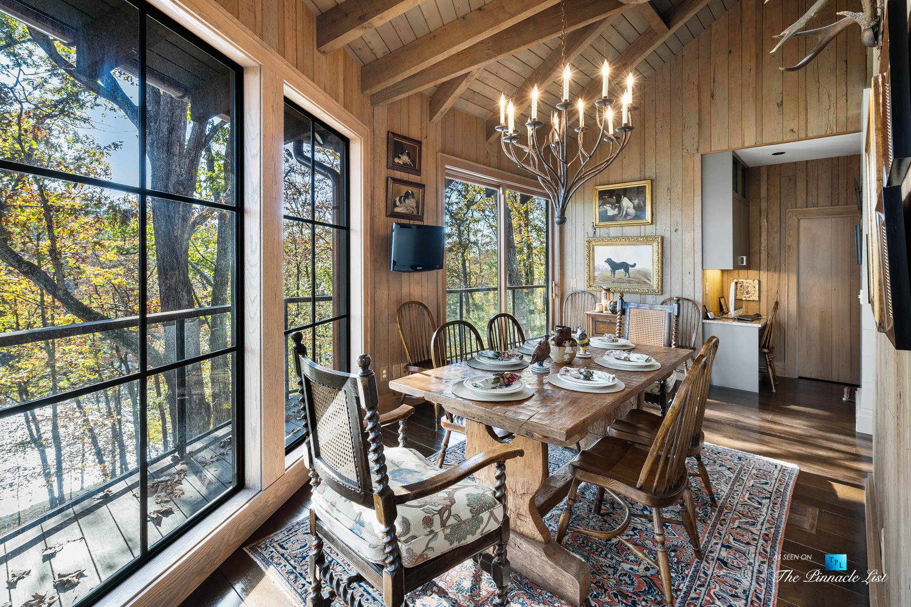 7860 Chestnut Hill Rd, Cumming, GA, USA – Dining Room – Luxury Real Estate – Lake Lanier Mid-Century Modern Stone Home