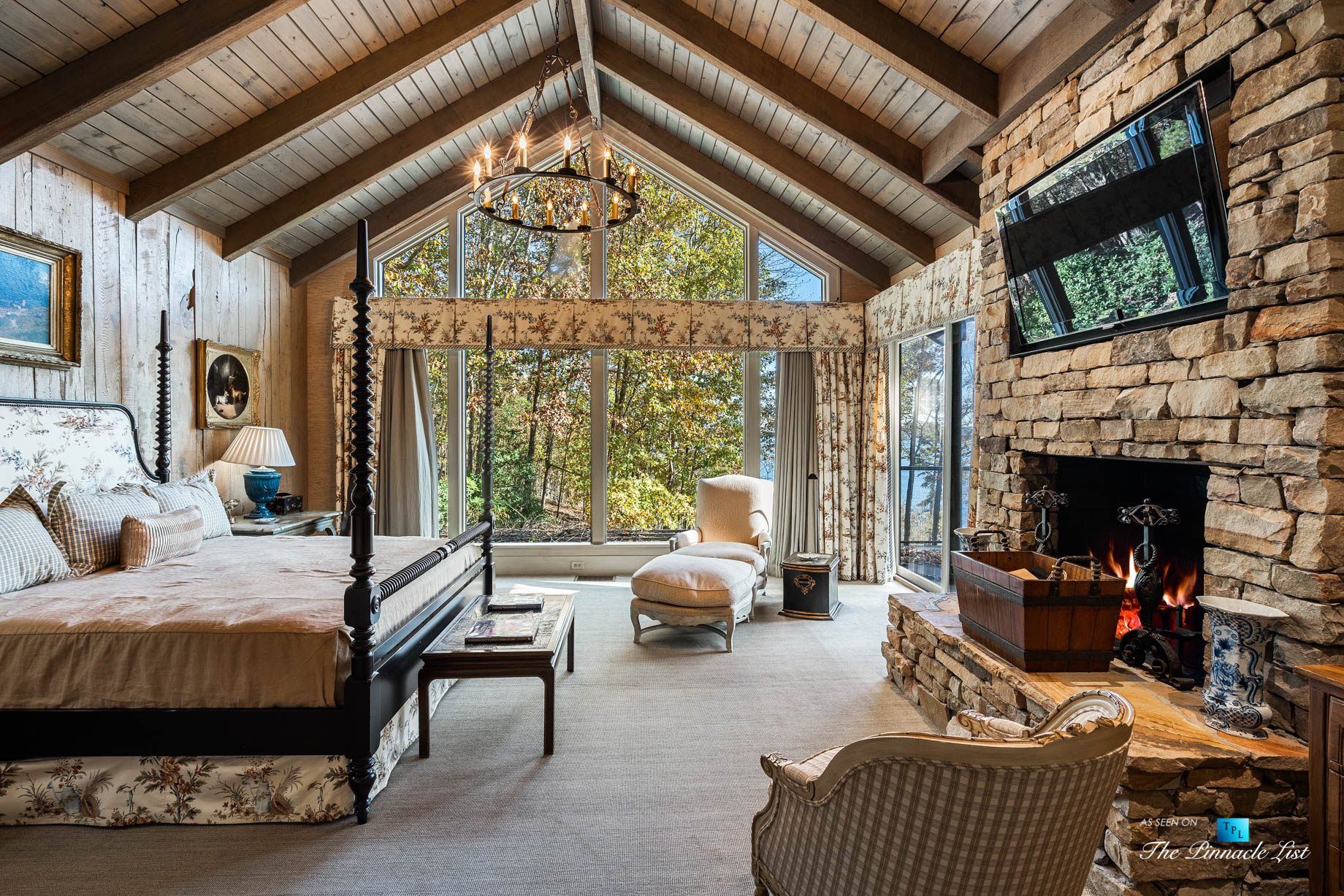 7860 Chestnut Hill Rd, Cumming, GA, USA – Master Bedroom – Luxury Real Estate – Lake Lanier Mid-Century Modern Stone Home