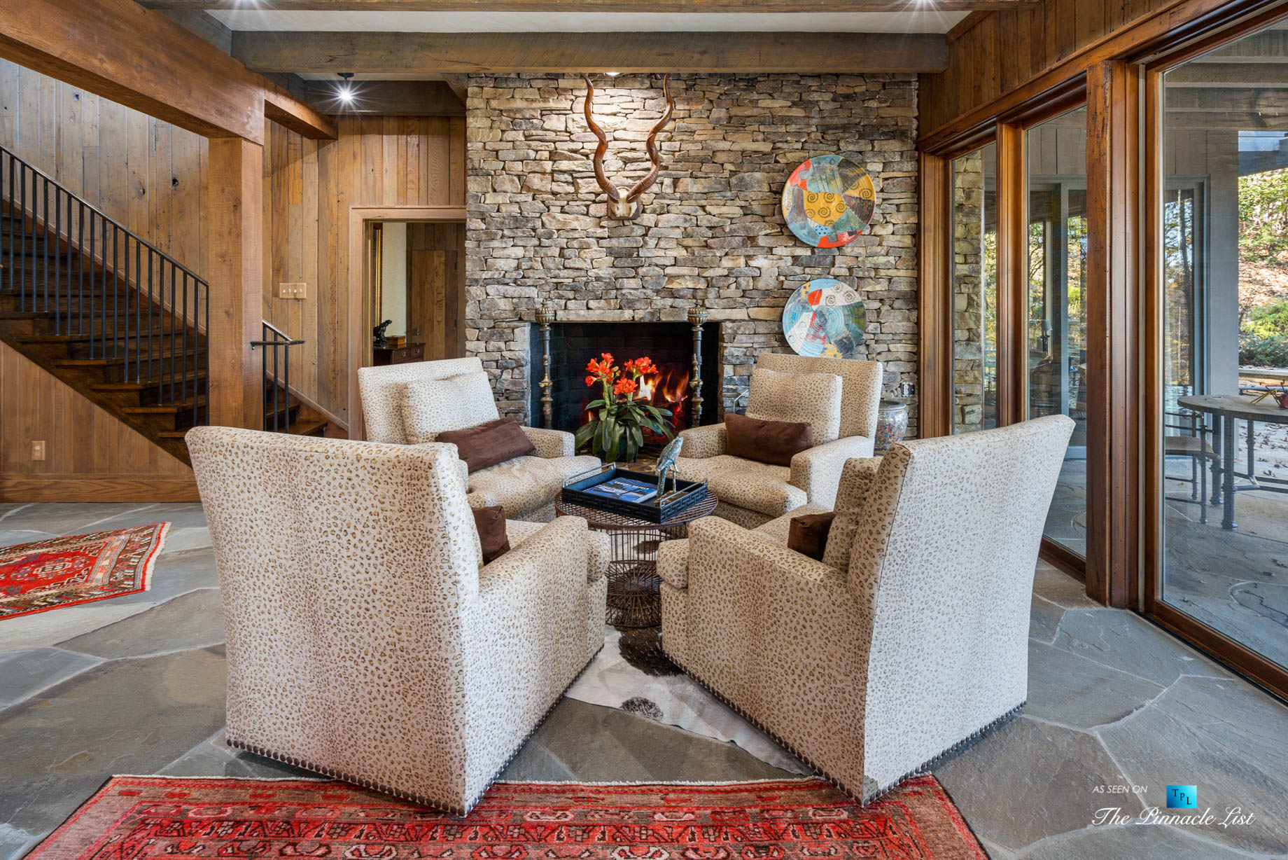 7860 Chestnut Hill Rd, Cumming, GA, USA – Sitting Area and Fireplace – Luxury Real Estate – Lake Lanier Mid-Century Modern Stone Home