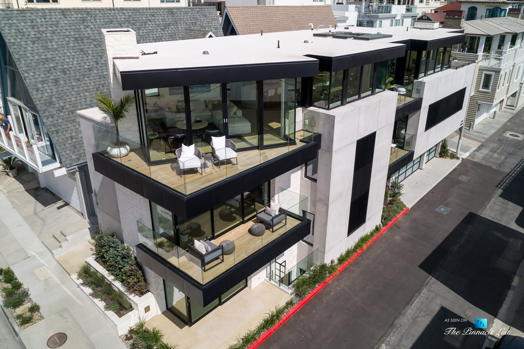 2016 Ocean Dr, Manhattan Beach, CA, USA – Drone Front View – Luxury Real Estate – Modern Ocean View Home