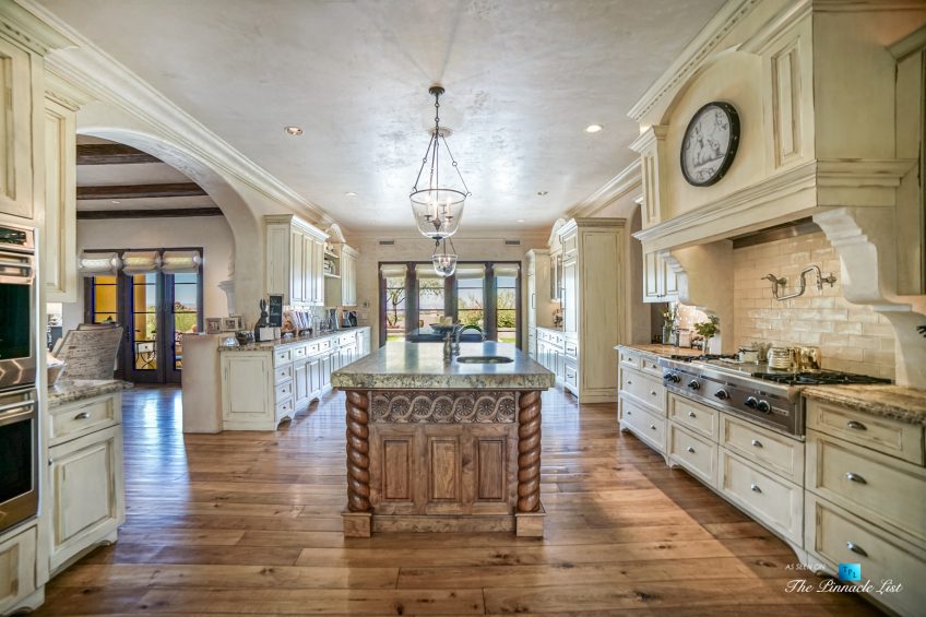 6539 N 31st Pl, Phoenix, AZ, USA - Kitchen - Luxury Real Estate - Biltmore Mountain Estates - Spanish Colonial Home