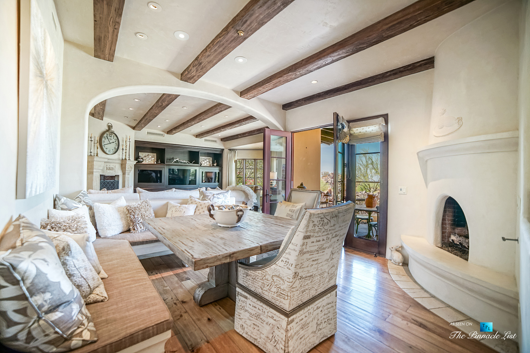 6539 N 31st Pl, Phoenix, AZ, USA – Kitchen Table – Luxury Real Estate – Biltmore Mountain Estates – Spanish Colonial Home