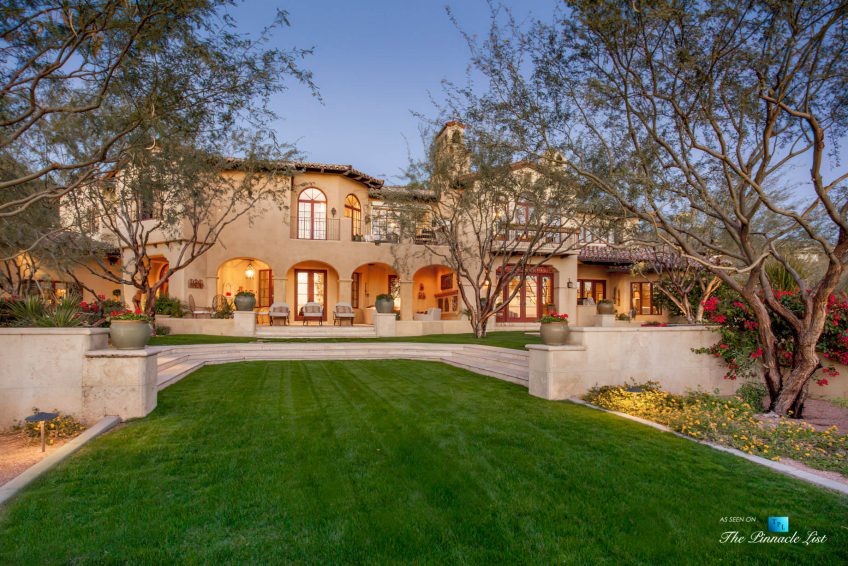 6539 N 31st Pl, Phoenix, AZ, USA - Back Yard Grass Area - Luxury Real Estate - Biltmore Mountain Estates - Spanish Colonial Home