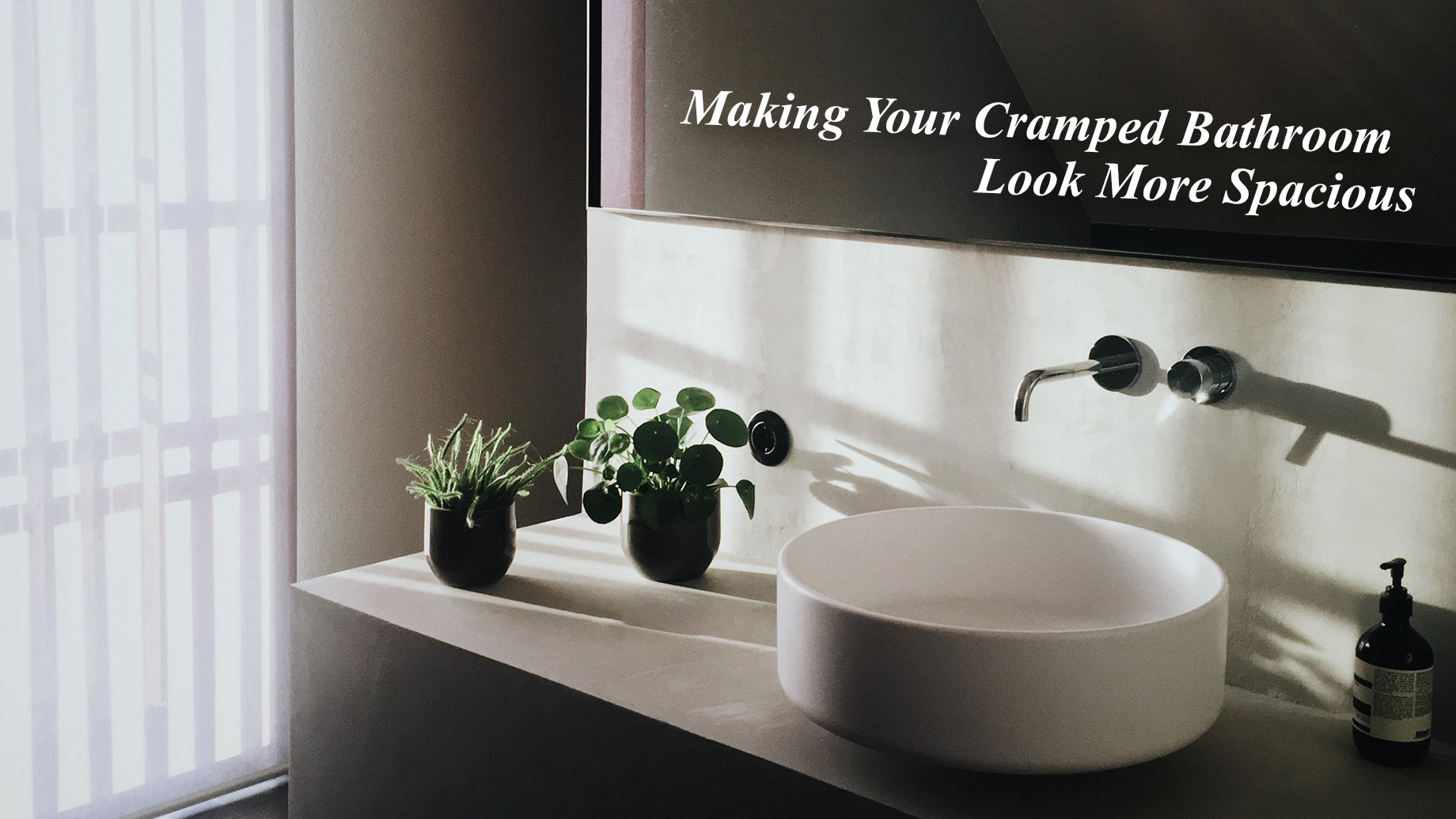 Making Your Cramped Bathroom Look More Spacious