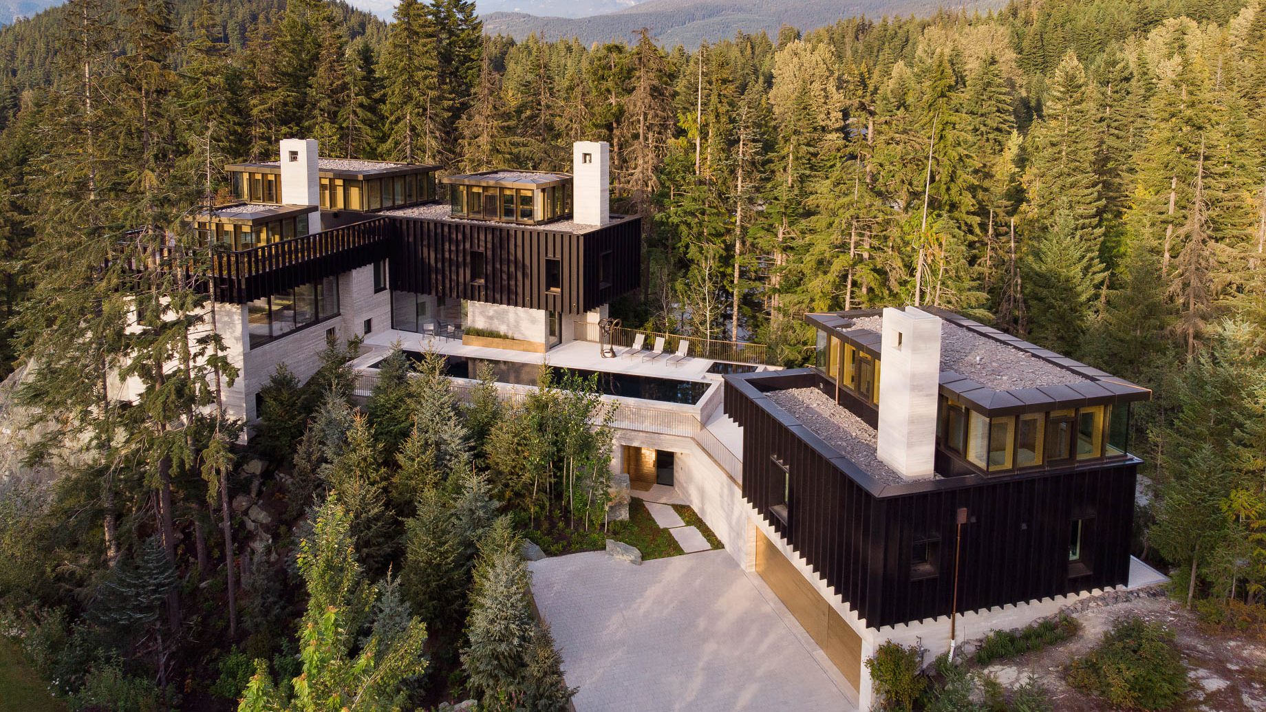 The Rock Luxury Estate Residence – Hillcrest Lane, Whistler, BC, Canada 🇨🇦