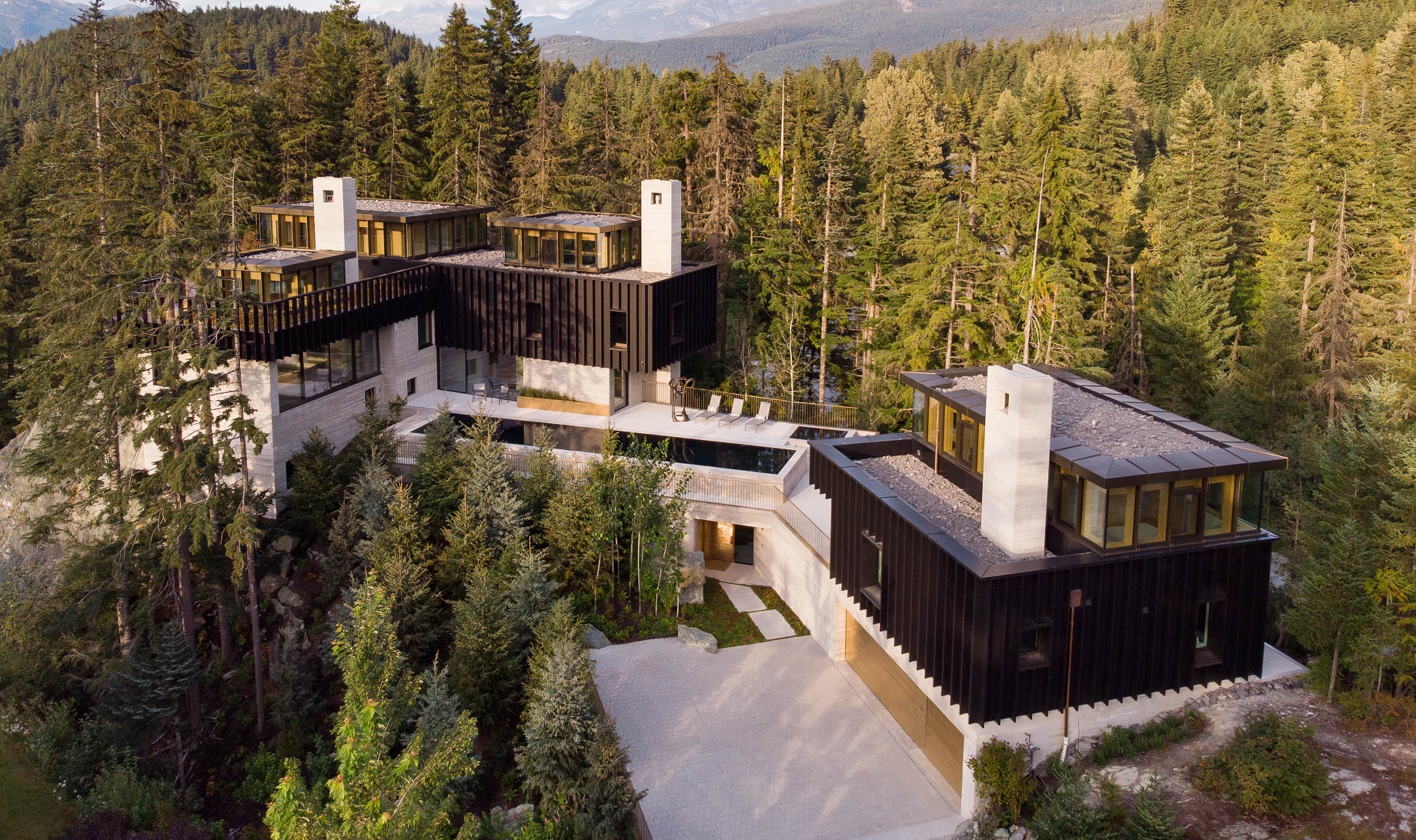 The Rock Luxury Estate Residence - Hillcrest Lane, Whistler, BC, Canada