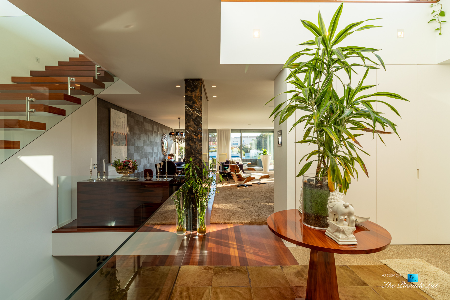 Francelos Beach Luxury T5 Villa – Porto, Portugal – Interior Entrance – Luxury Real Estate – Modern Home