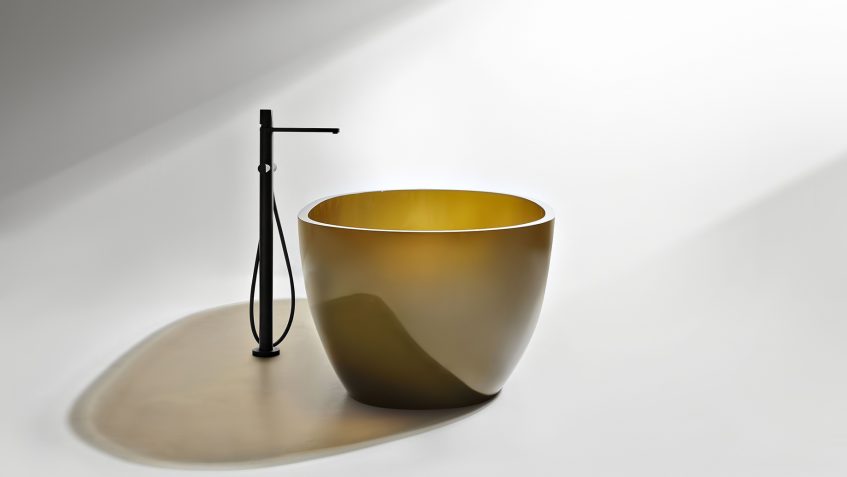 Transparent REFLEX Cristalmood Resin Luxury Bathtub by AL Studio - Gran Cru