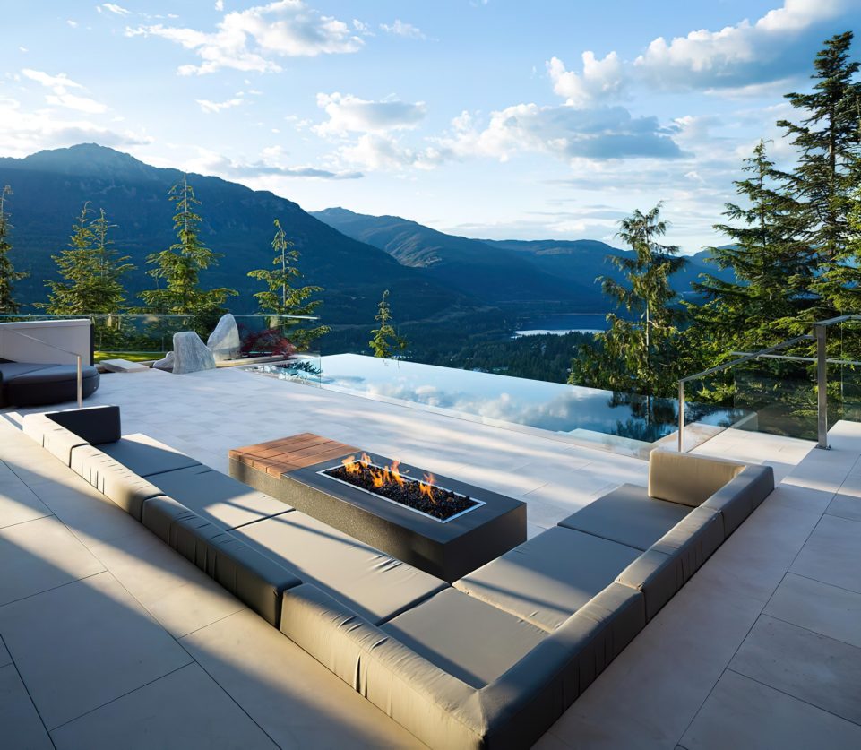 High Point Kadenwood Luxury Estate - High Point Dr, Whistler, BC, Canada