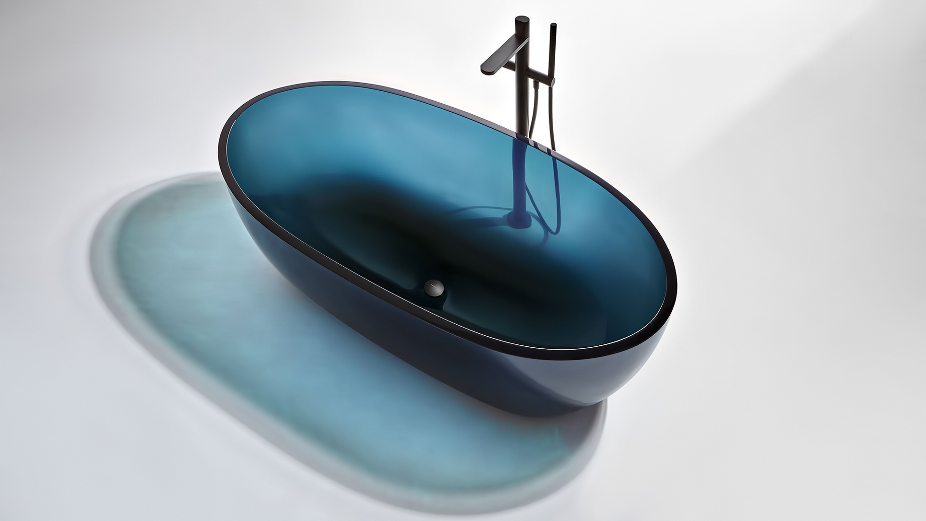 Transparent REFLEX Cristalmood Resin Luxury Bathtub by AL Studio – Ceruleo