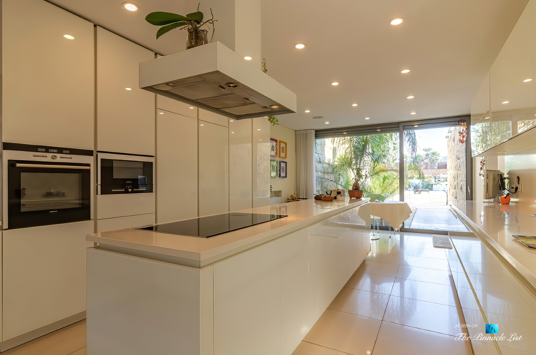 Francelos Beach Luxury T5 Villa – Porto, Portugal – Kitchen – Luxury Real Estate – Modern Home