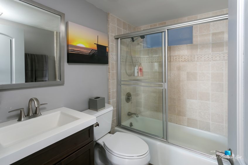 3500 The Strand, Hermosa Beach, CA, USA - Bathroom – Luxury Real Estate – Original 90210 Beach House - Oceanfront Home