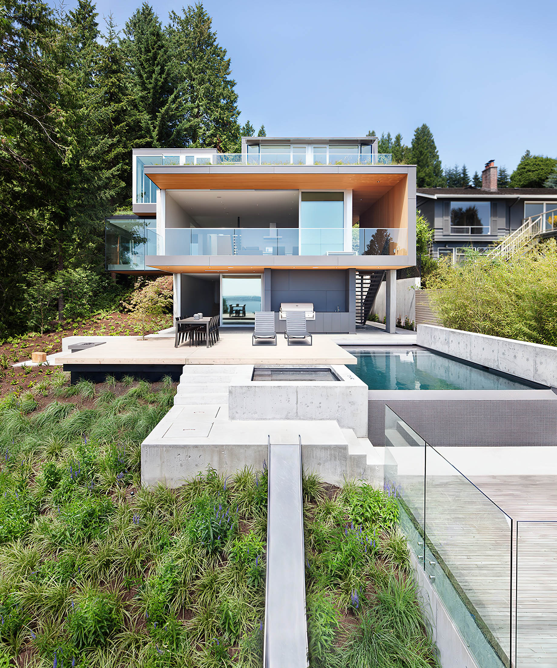 Russet Residence Modern Luxury - Russet Pl, West Vancouver, BC, Canada