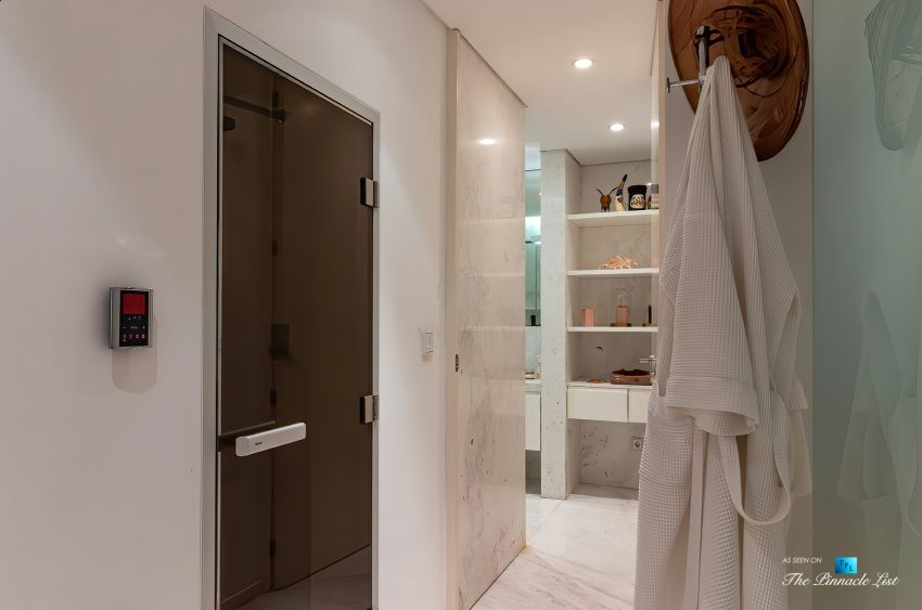 Francelos Beach Luxury T5 Villa - Porto, Portugal - Bathroom with Steam Shower - Luxury Real Estate – Modern Home