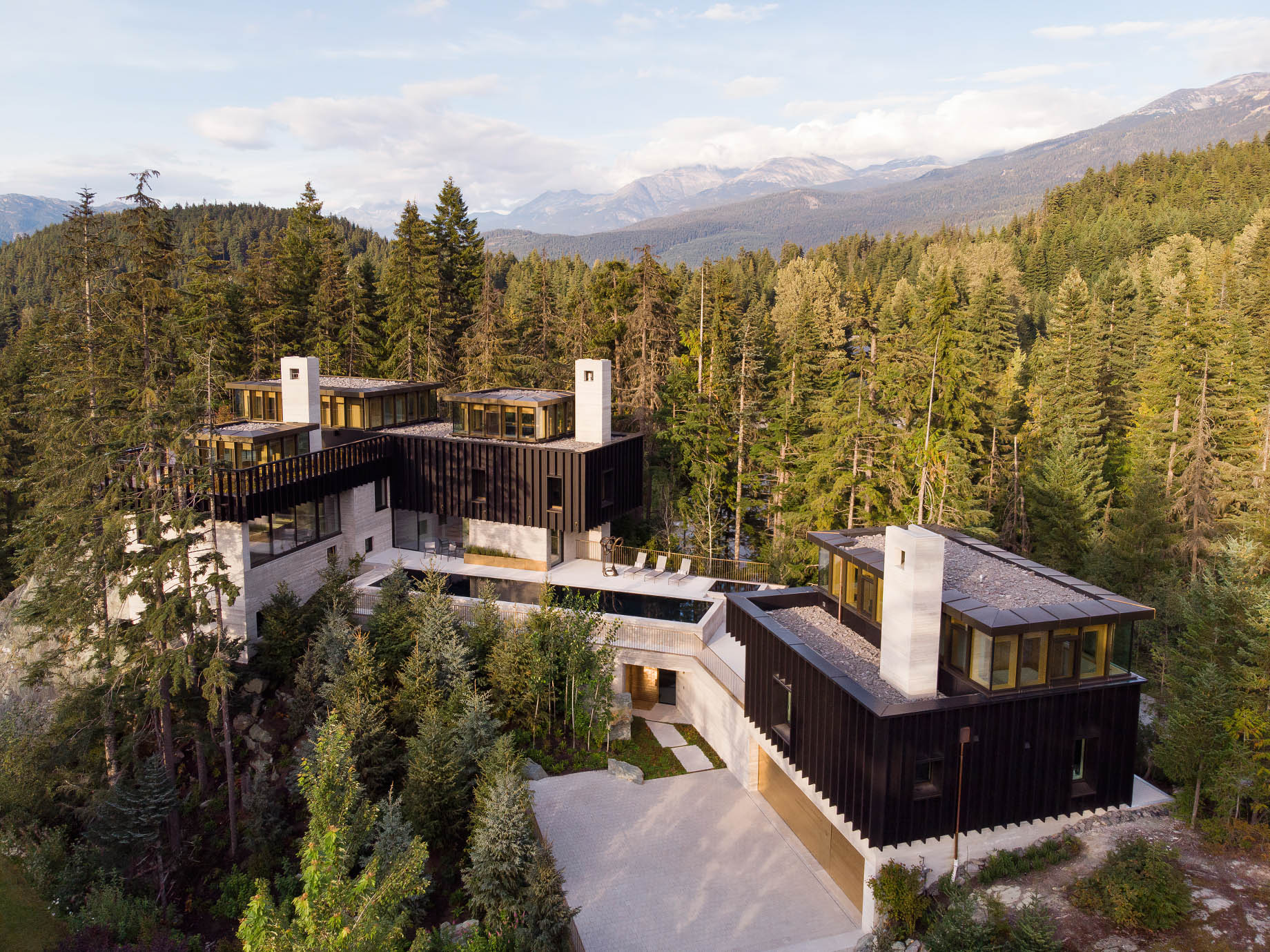 The Rock Luxury Estate Residence - Hillcrest Lane, Whistler, BC, Canada