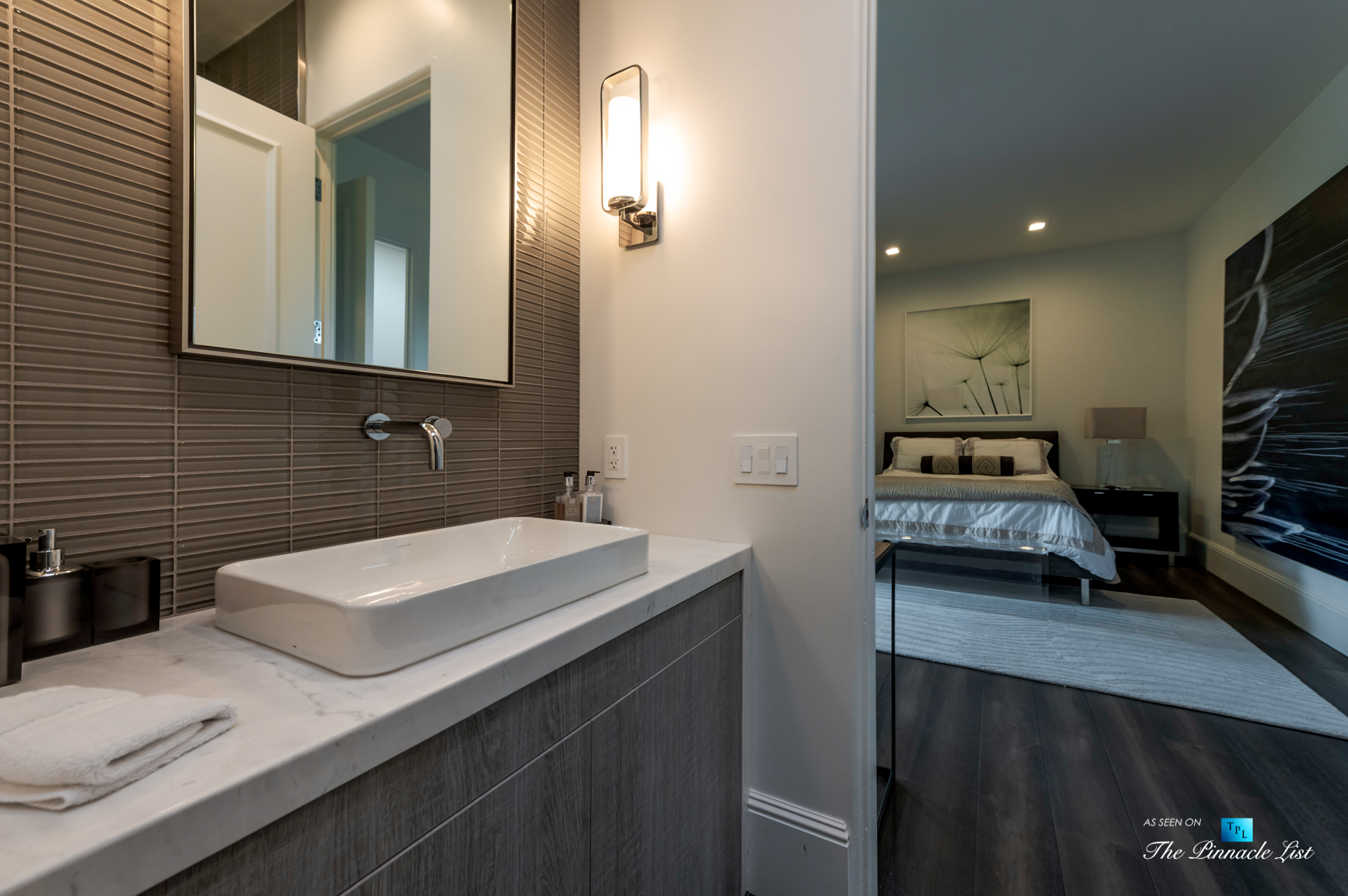 2720 Ellison Dr, Beverly Hills, CA, USA - Bathroom and Bedroom - Luxury Real Estate - Italian Villa Hilltop Home