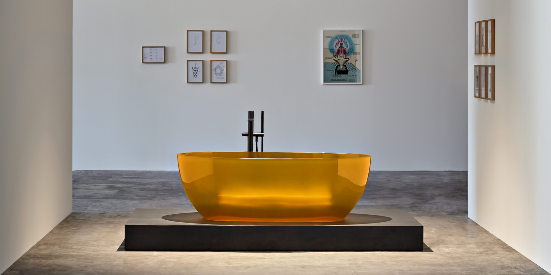 Transparent REFLEX Cristalmood Resin Luxury Bathtub by AL Studio - Ambra