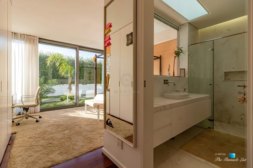 Francelos Beach Luxury T5 Villa - Porto, Portugal - Bedroom and Bathroom Entrance - Luxury Real Estate – Modern Home
