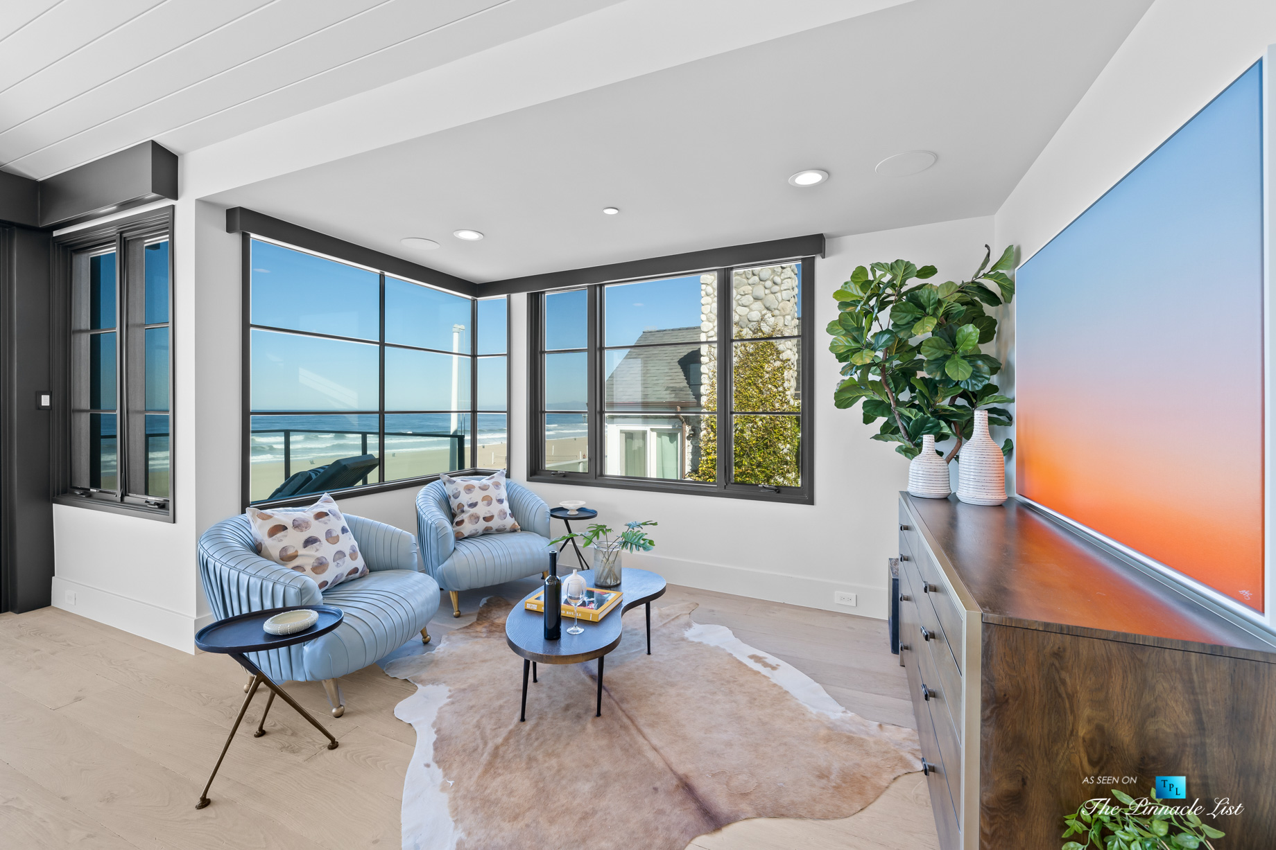 508 The Strand, Manhattan Beach, CA, USA - Master Bedroom Sitting Area - Luxury Real Estate - Oceanfront Home
