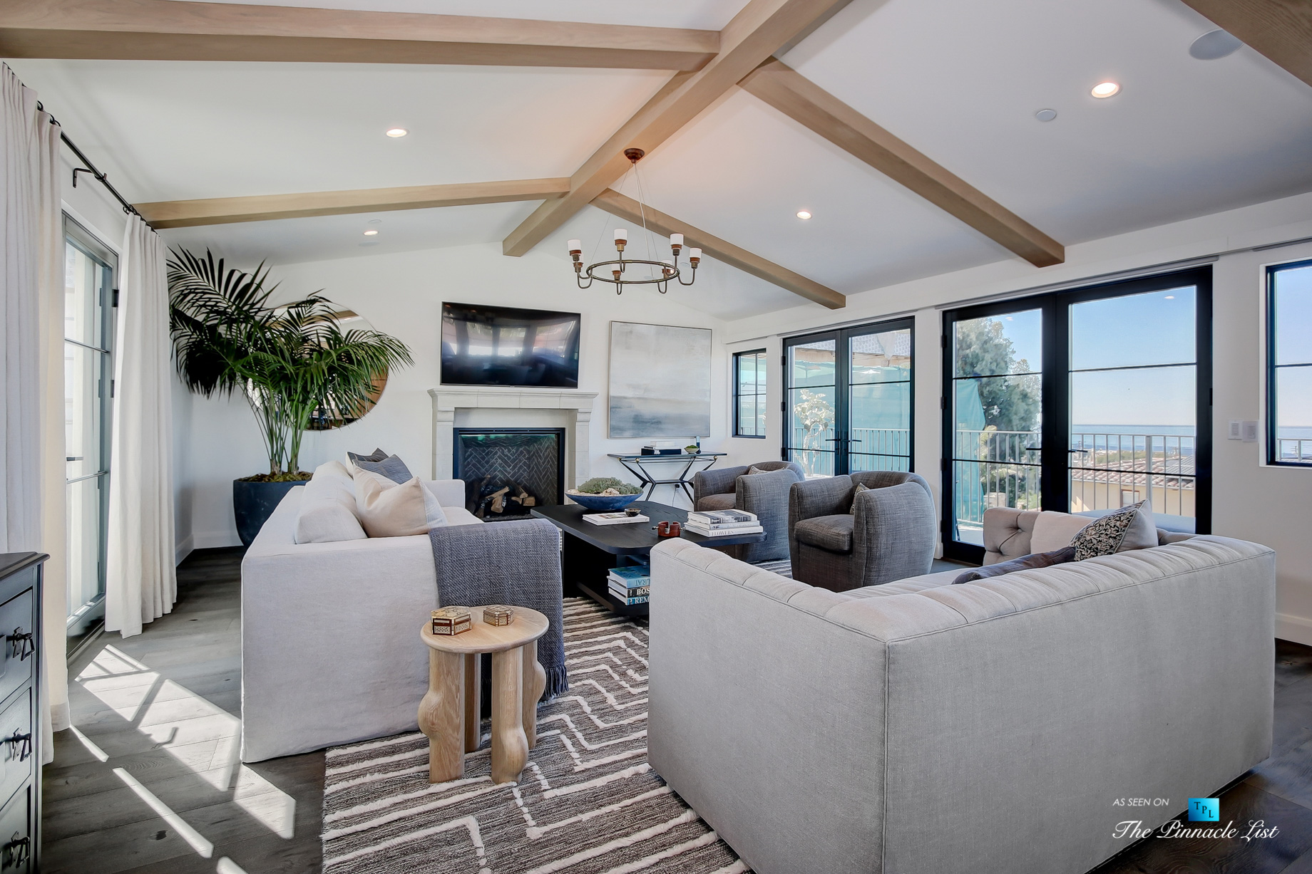825 Highview Ave, Manhattan Beach, CA, USA – Luxurious Living Room – Luxury Real Estate – Modern Spanish Home