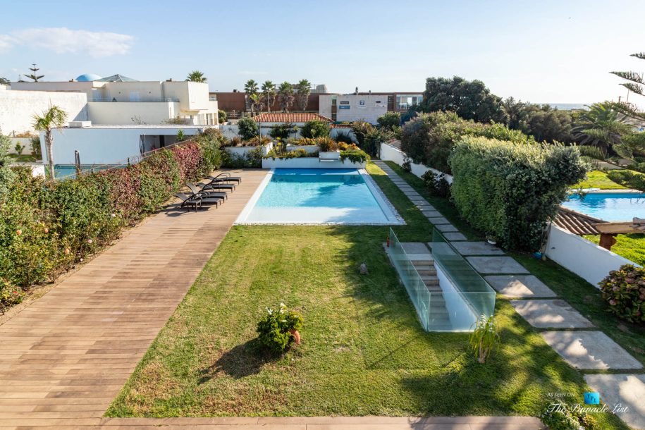 Francelos Beach Luxury T5 Villa - Porto, Portugal - Back Yard with Pool - Luxury Real Estate – Modern Home