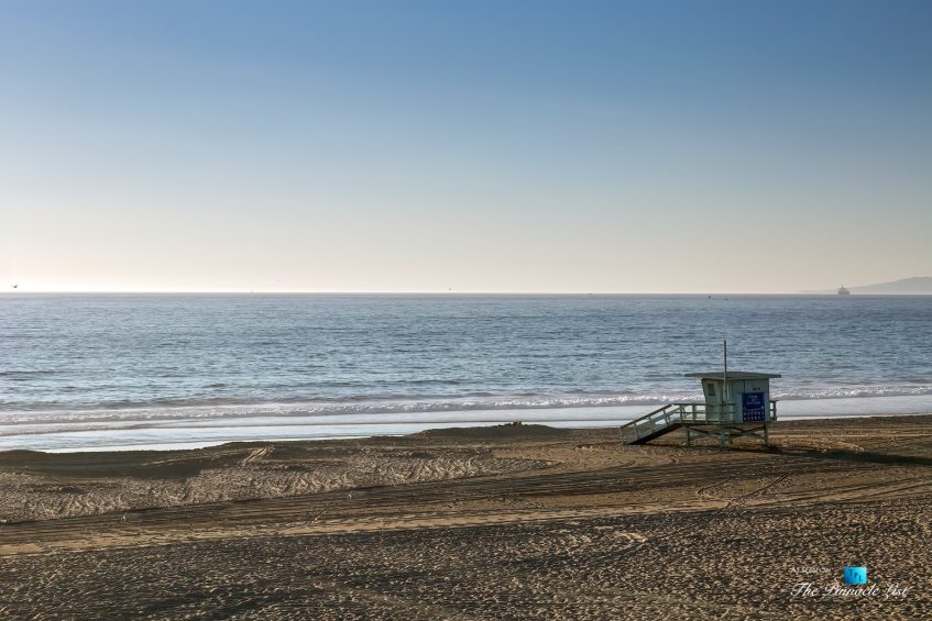 3500 The Strand, Hermosa Beach, CA, USA - Lifeguard Station - Luxury Real Estate – Original 90210 Beach House