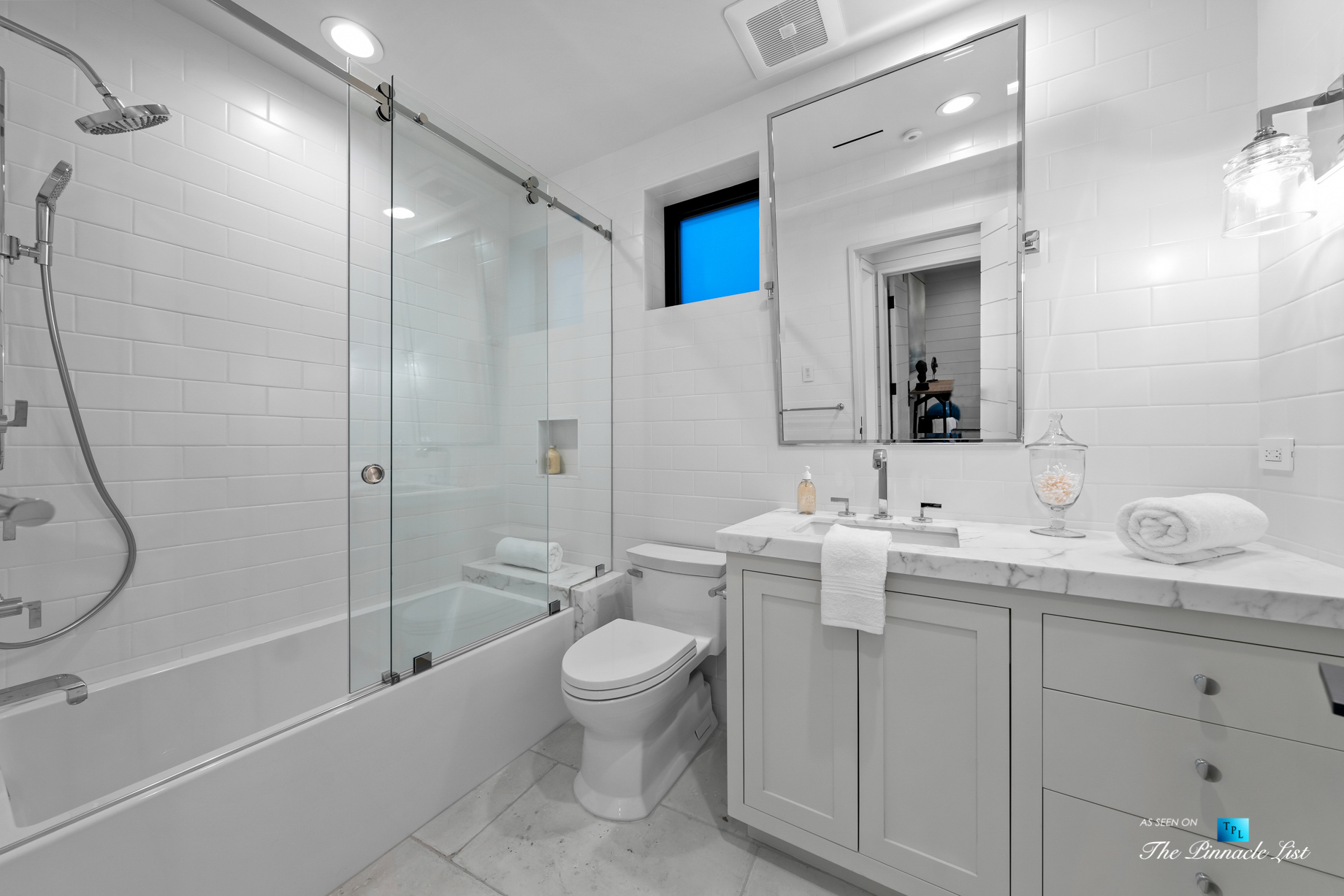 508 The Strand, Manhattan Beach, CA, USA – Upstairs Bathroom – Luxury Real Estate – Oceanfront Home