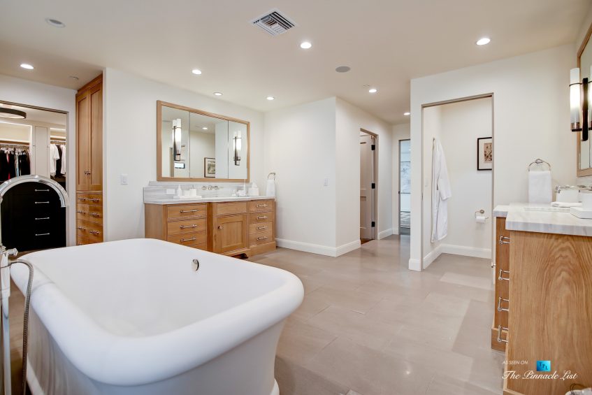 825 Highview Ave, Manhattan Beach, CA, USA - Master Bathroom Suite - Luxury Real Estate - Modern Spanish Home