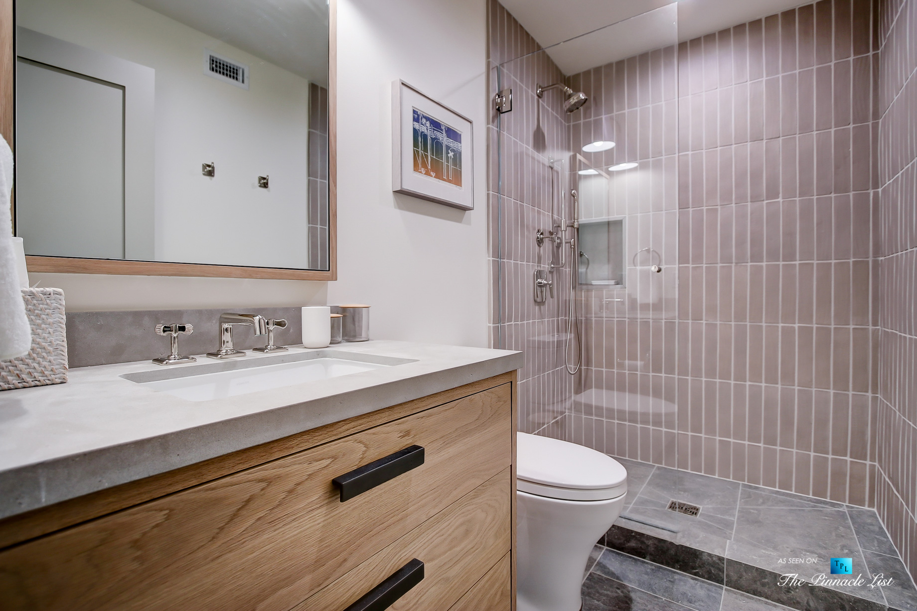825 Highview Ave, Manhattan Beach, CA, USA – Bathroom and Shower – Luxury Real Estate – Modern Spanish Home