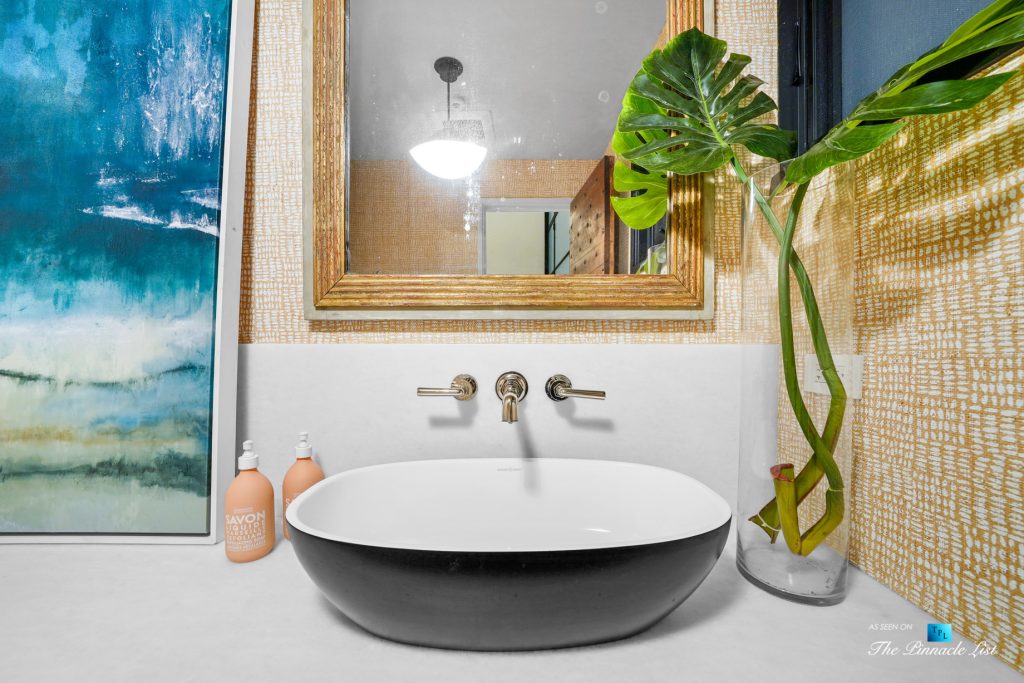 508 The Strand, Manhattan Beach, CA, USA - Luxurious Entry Washroom - Luxury Real Estate - Oceanfront Home