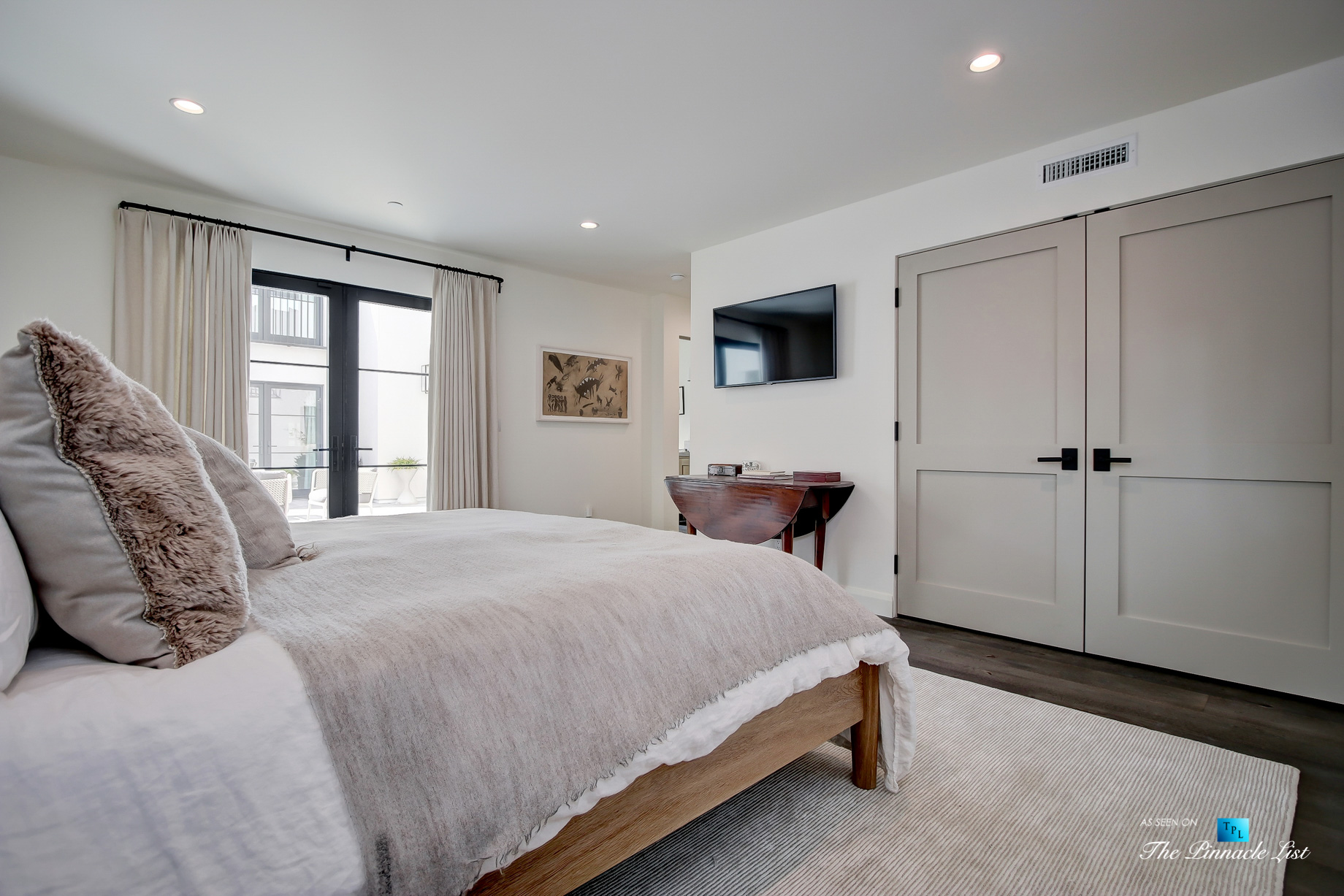 825 Highview Ave, Manhattan Beach, CA, USA - Bedroom - Luxury Real Estate - Modern Spanish Home