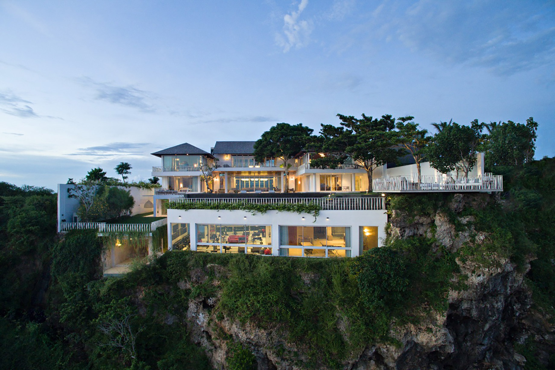 Cliffside Luxury Villa Residence – Indonesia