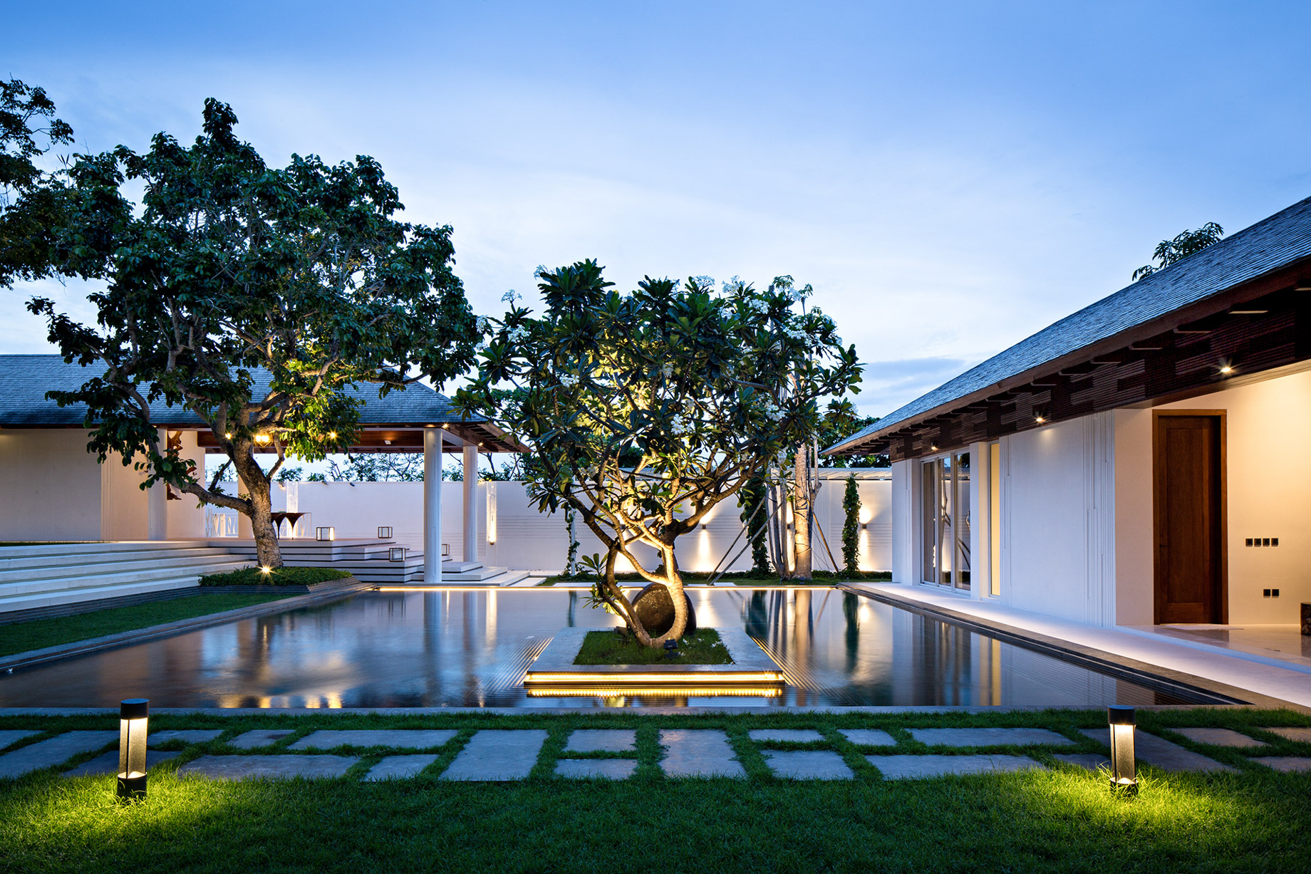 Luxury Villa Water Garden - Indonesia