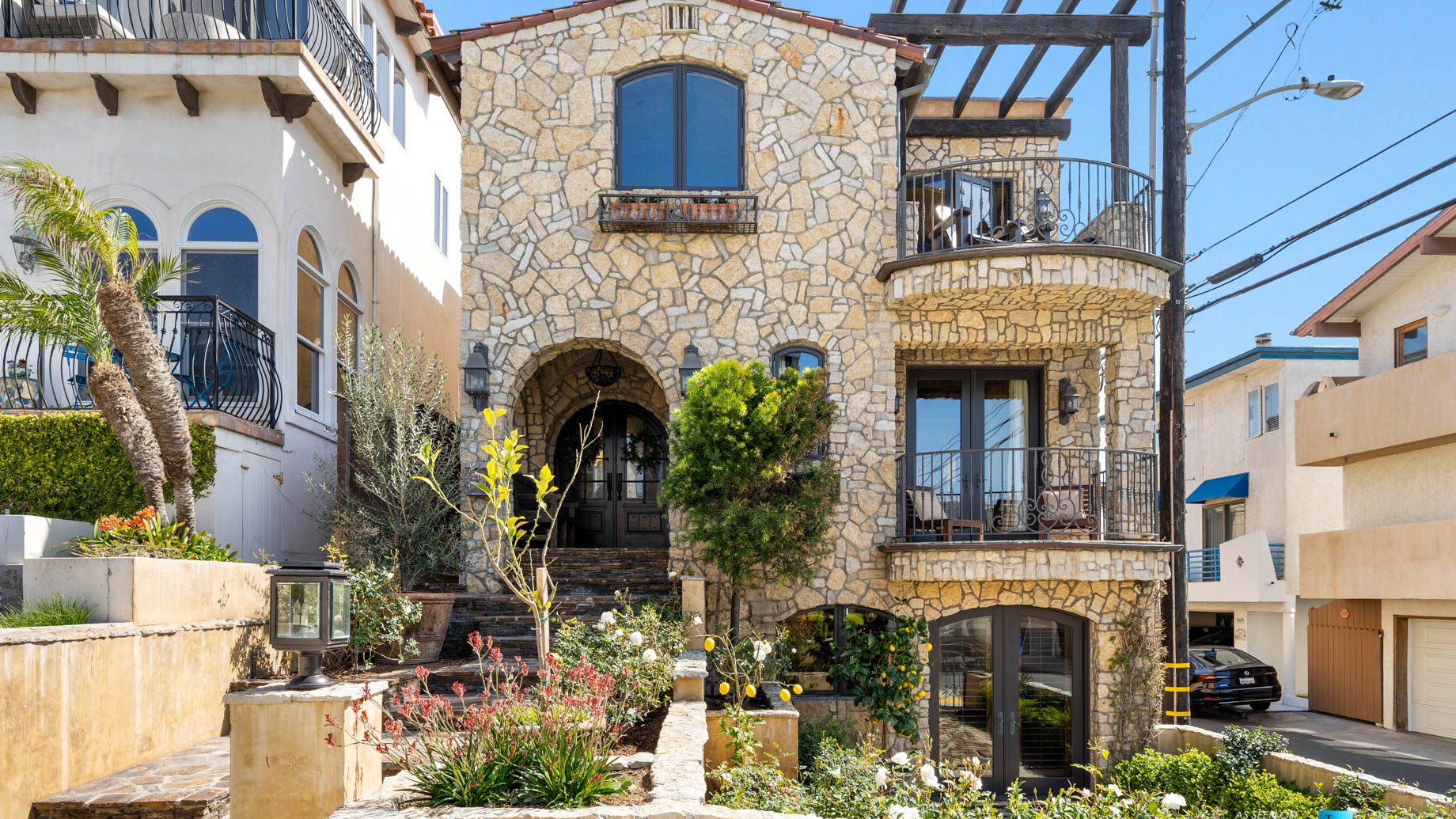 216 7th St, Manhattan Beach, CA, USA 🇺🇸 – Bryn Stroyke
