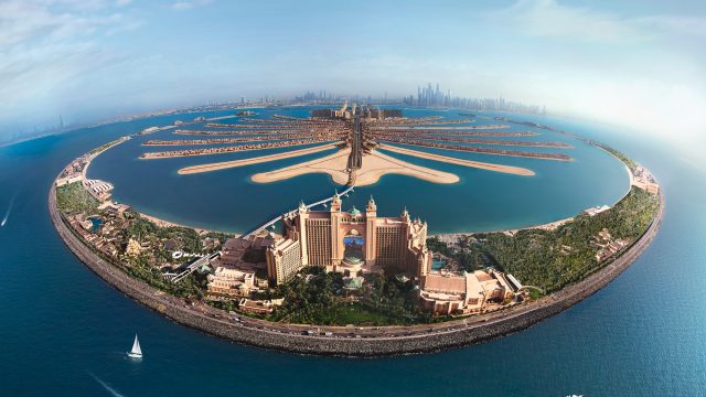 Atlantis The Palm Luxury Resort - Crescent Rd, Dubai, UAE