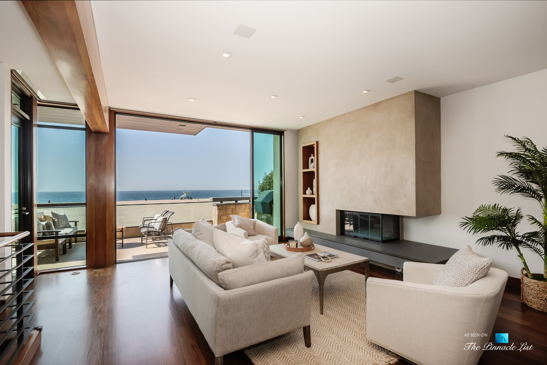 732 The Strand, Hermosa Beach, CA, USA – Living Room Ocean View