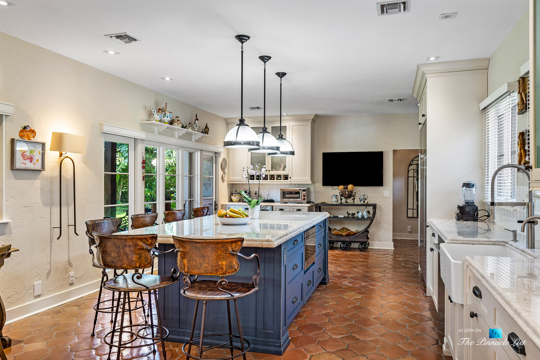 888 Oleander St, Boca Raton, FL, USA – Luxury Real Estate – Old Floresta Estate Home – Kitchen Island