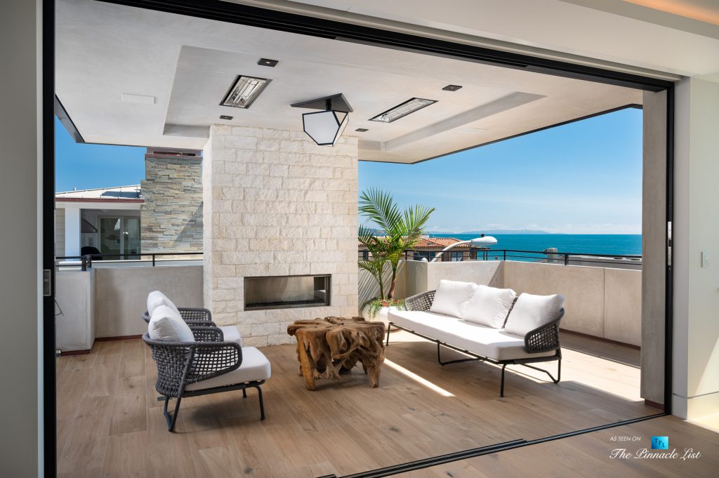 Ultra Modern Luxury Residence - 2016 Ocean Dr, Manhattan Beach, CA, USA - Outdoor Deck Lounge
