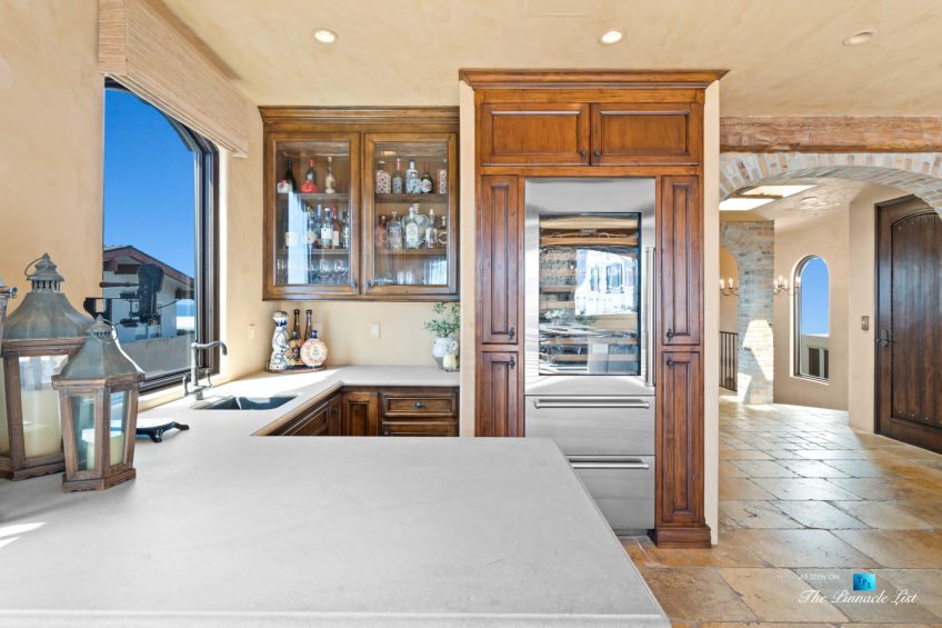 216 7th St, Manhattan Beach, CA, USA - Luxury Real Estate - Coastal Villa Home - Living Room Summer Kitchen