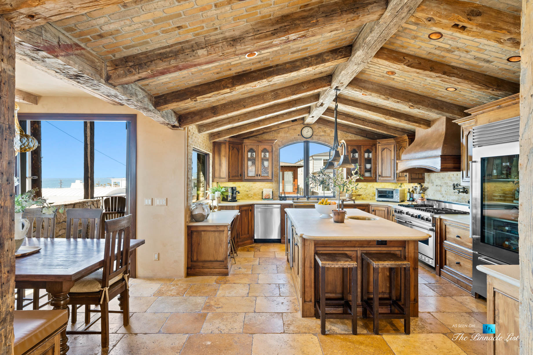 Authentic Luxury Coastal Villa - 216 7th St, Manhattan Beach, CA, USA - Kitchen