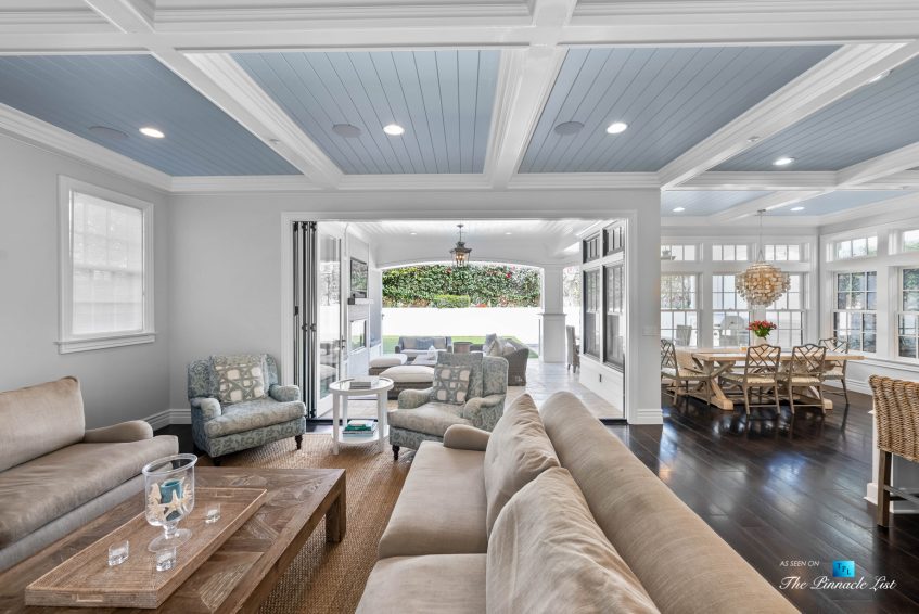 1412 Laurel Ave, Manhattan Beach, CA, USA - Living Room and Outdoor Lounge