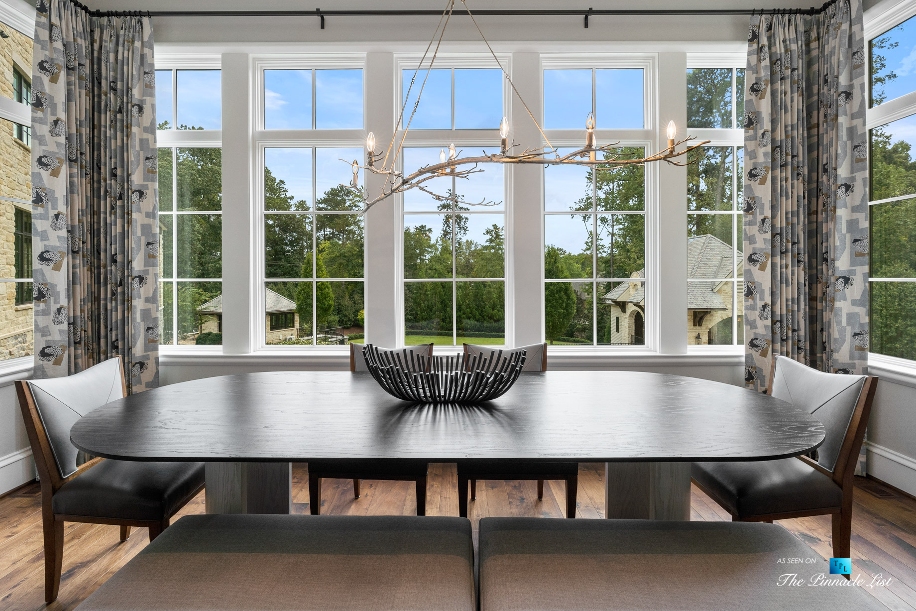 North Buckhead Luxury Estate - 1150 W Garmon Rd, Atlanta, GA, USA - Dining Room Table